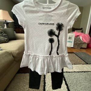 💋4/$40-Calvin Klein Outfit